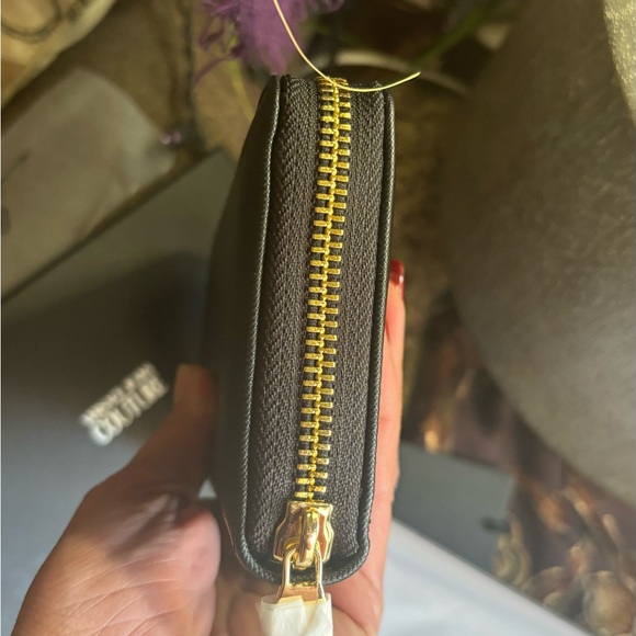 Authentic VERSACE jeans Couture large zip around logos wallet - Picture 8 of 9